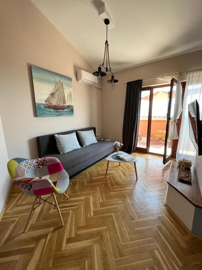 Apartman Maroon Lovran Eksteriør billede
